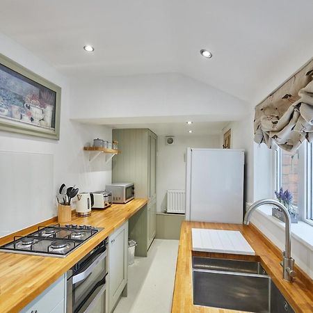 Host & Stay - 1 Coastguard Cottages Scarborough Exteriér fotografie